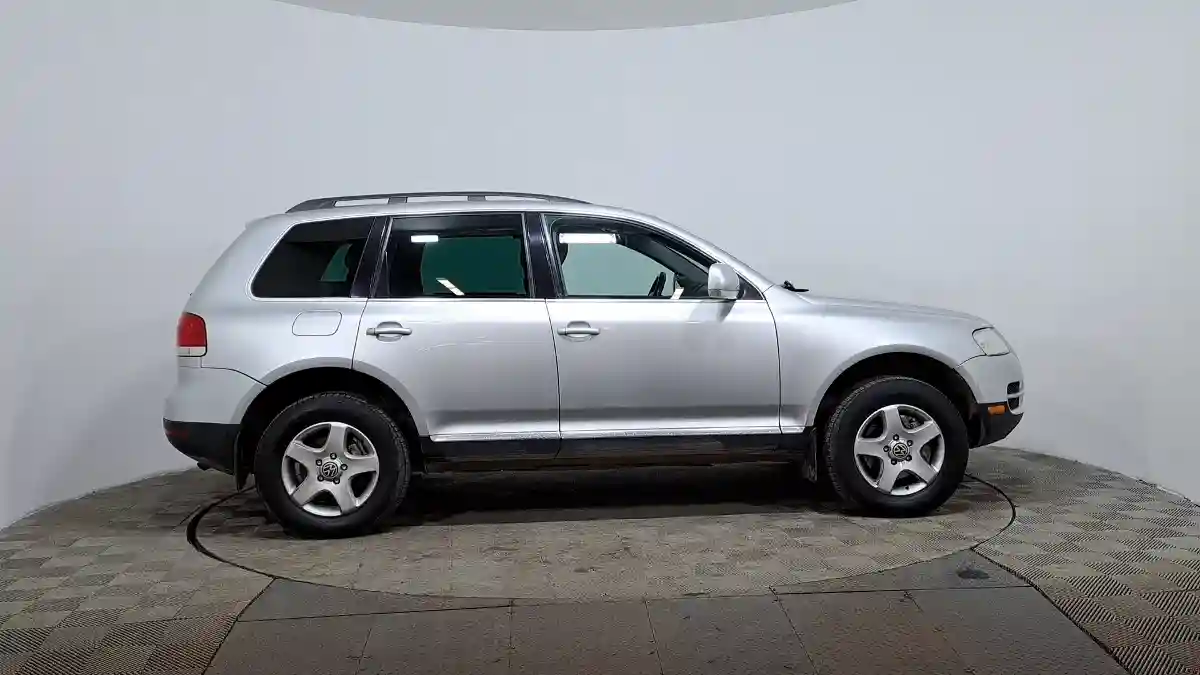 Volkswagen Touareg 2004 года за 3 990 000 тг. в Астана