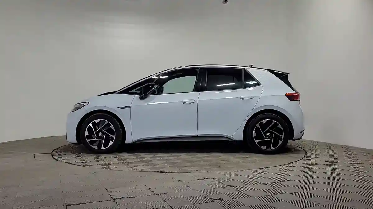 Volkswagen ID.3 2023 года за 7 490 000 тг. в Алматы