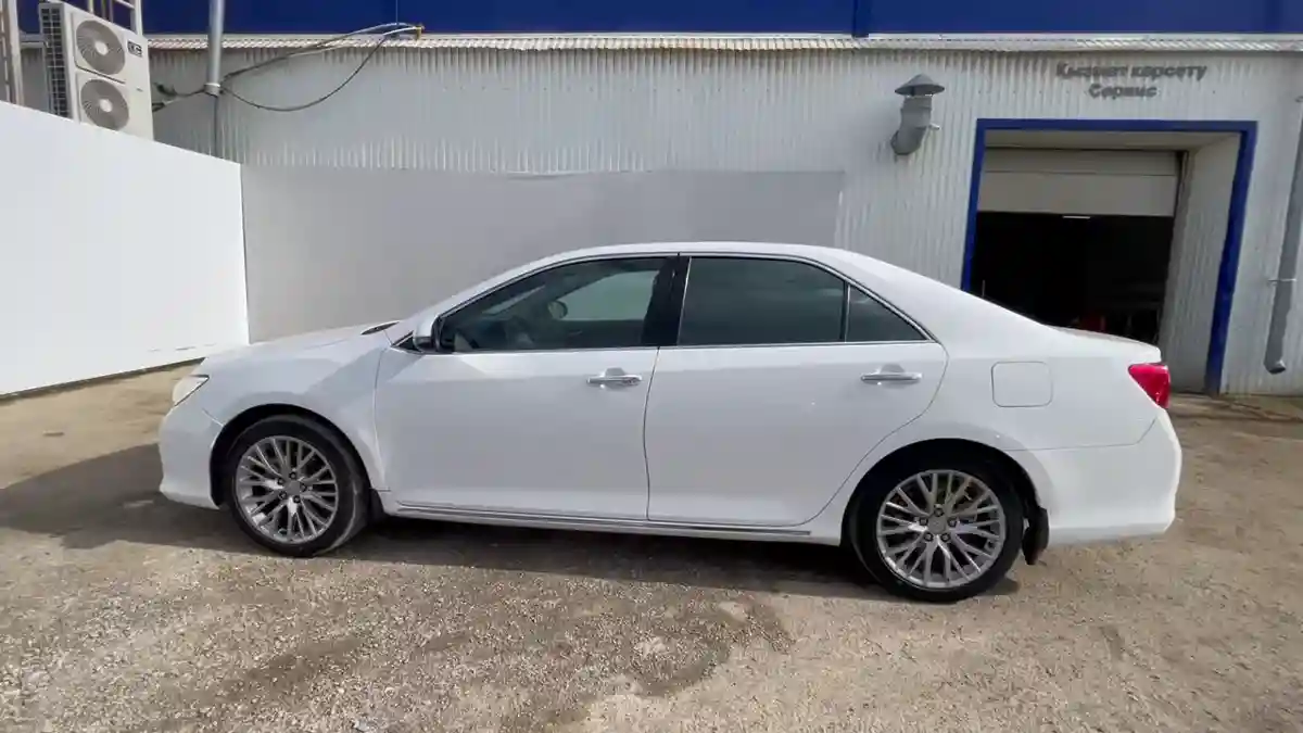 Toyota Camry 2011 года за 7 990 000 тг. в Уральск