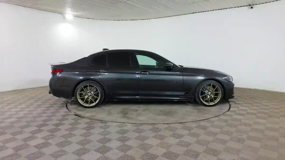 BMW 5 серии 2017 года за 17 990 000 тг. в Шымкент