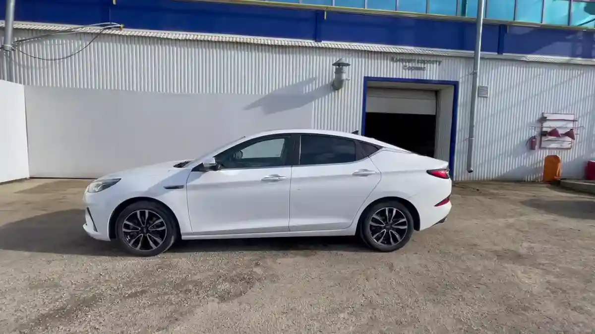 JAC J7 2023 года за 5 290 000 тг. в Уральск