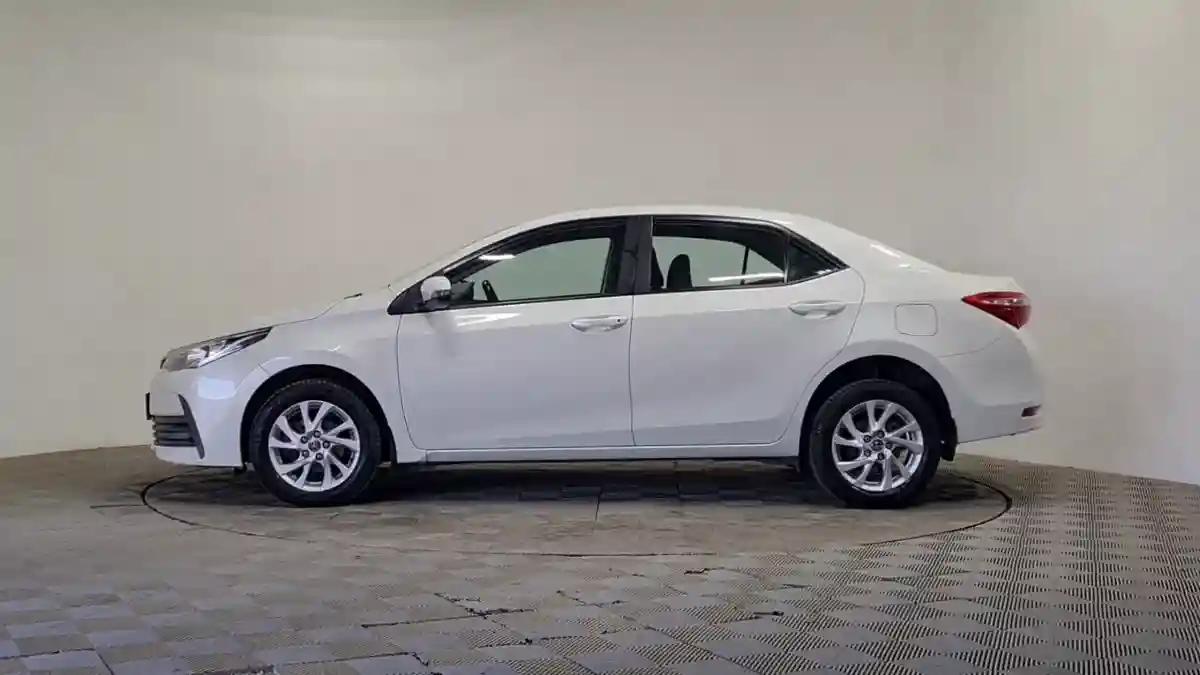 Toyota Corolla 2018 года за 7 890 000 тг. в Алматы
