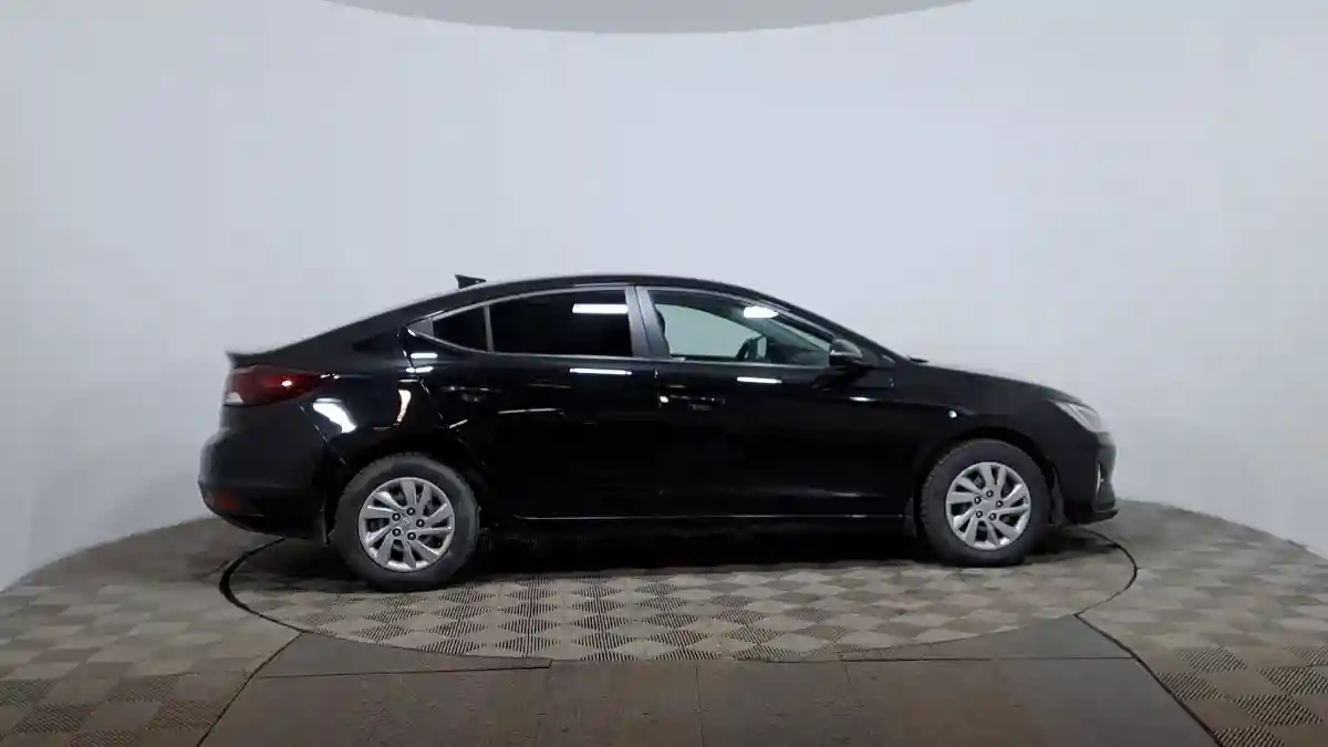 Hyundai Elantra 2020 года за 8 200 000 тг. в Астана