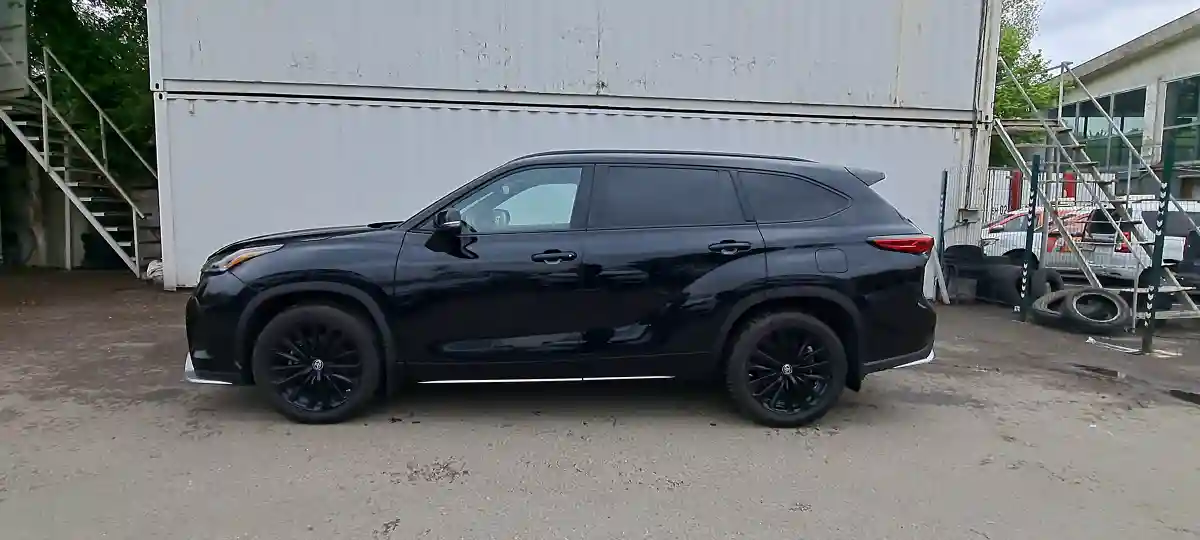 Toyota Highlander 2023 года за 23 000 000 тг. в Алматы