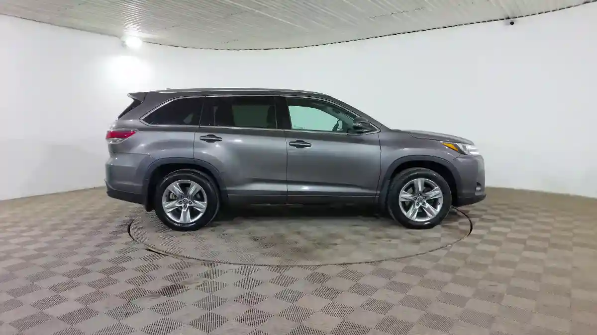 Toyota Highlander 2016 года за 16 100 000 тг. в Шымкент