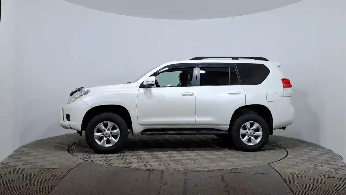Toyota Land Cruiser Prado 2010 года за 13 800 000 тг. в Астана