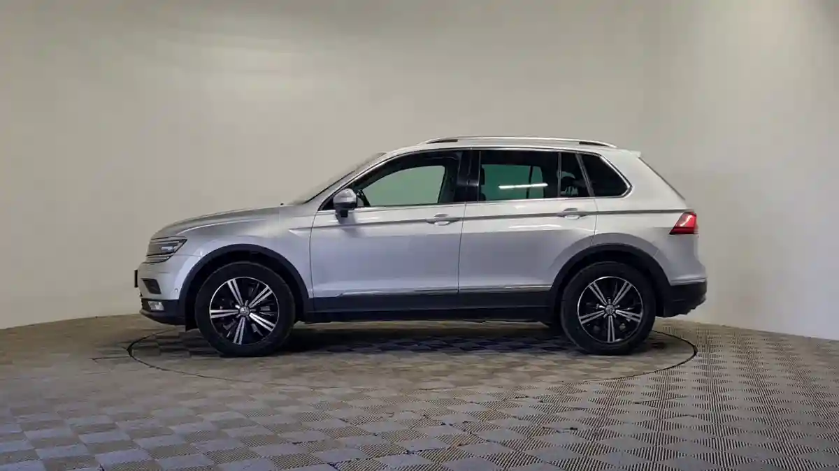 Volkswagen Tiguan 2017 года за 10 290 000 тг. в Алматы