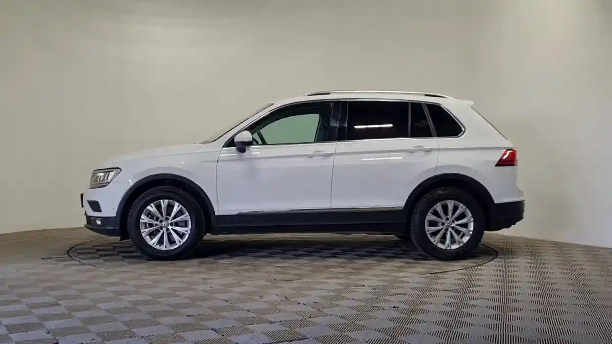 Volkswagen Tiguan 2017 года за 9 500 000 тг. в Алматы
