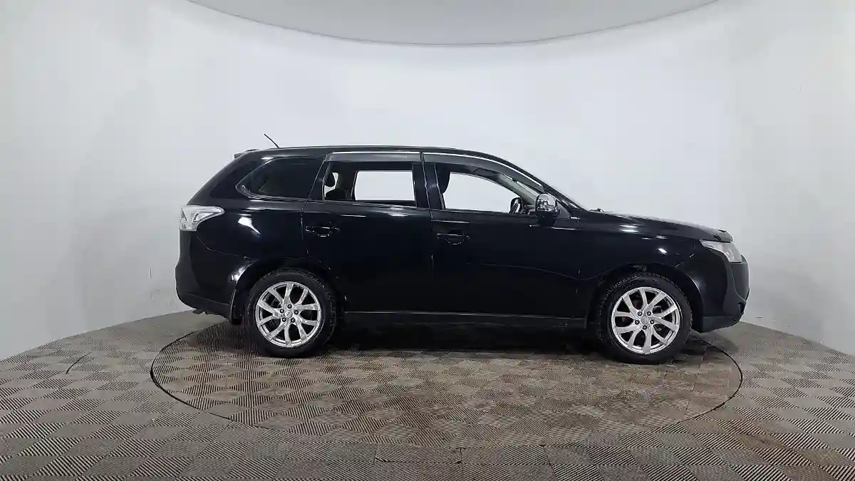Mitsubishi Outlander 2013 года за 6 550 000 тг. в Астана
