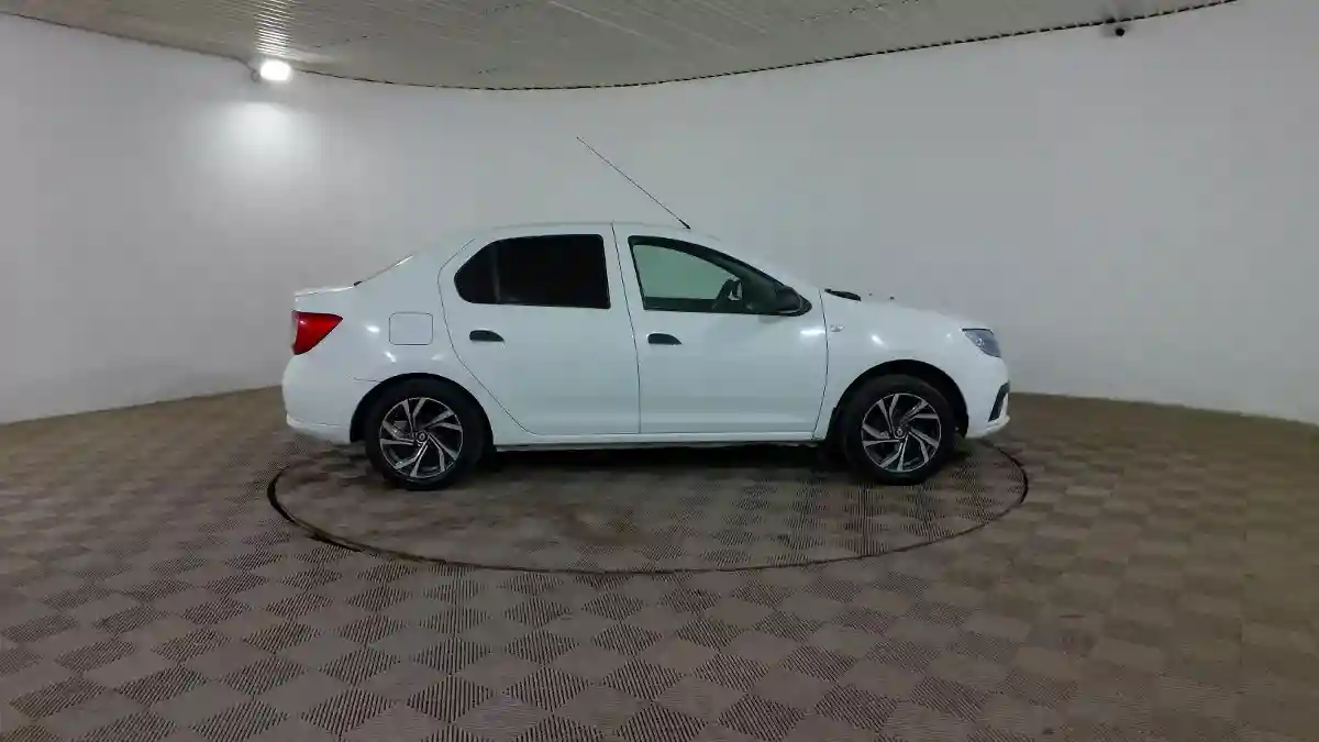 Renault Logan 2018 года за 2 990 000 тг. в Шымкент