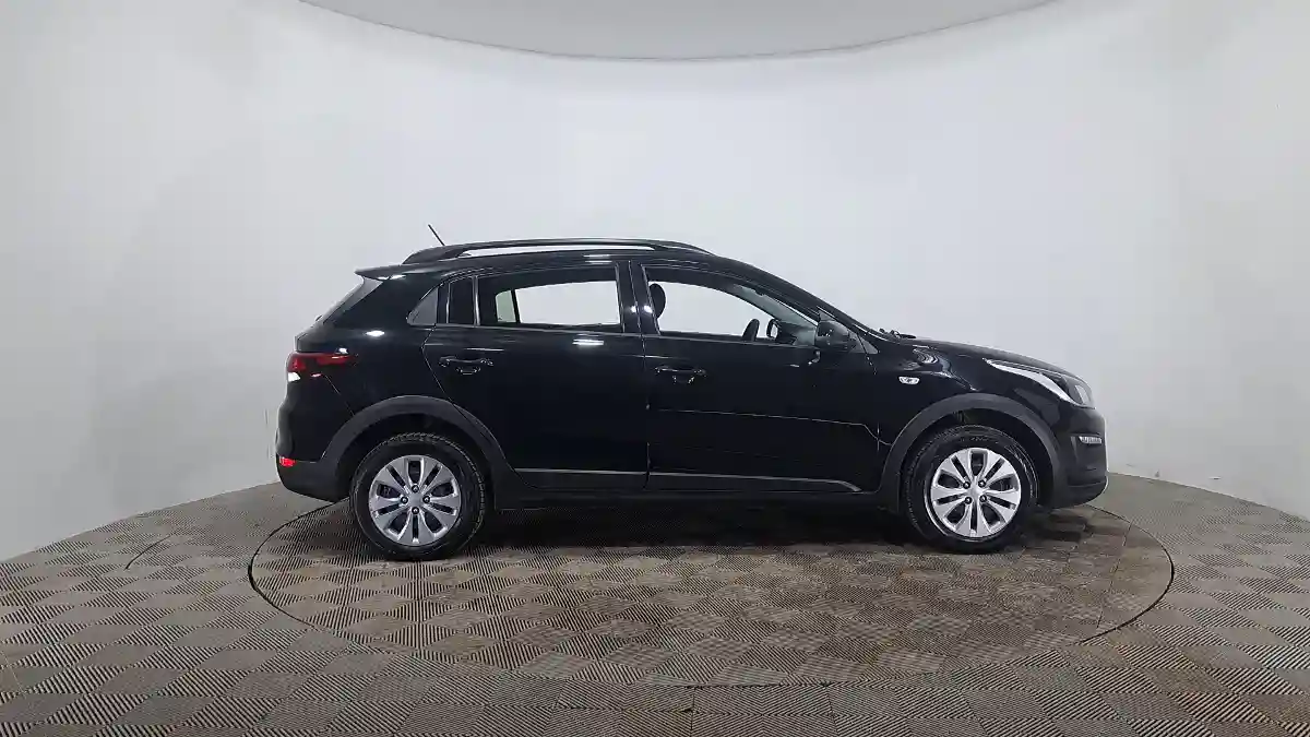 Kia Rio 2020 года за 7 590 000 тг. в Астана