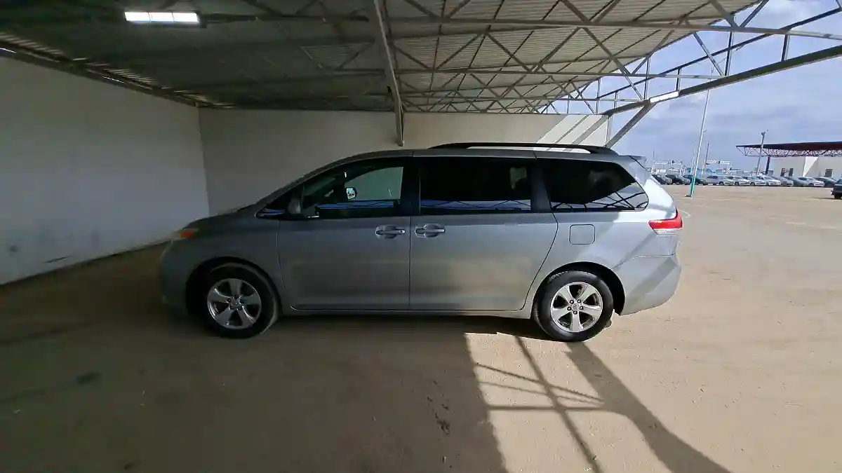 Toyota Sienna 2014 года за 13 000 000 тг. в Кызылорда