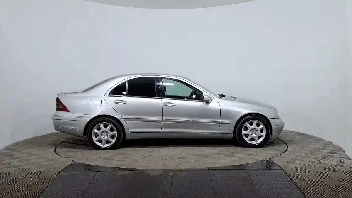 Mercedes-Benz C-Класс 2002 года за 2 000 000 тг. в Астана