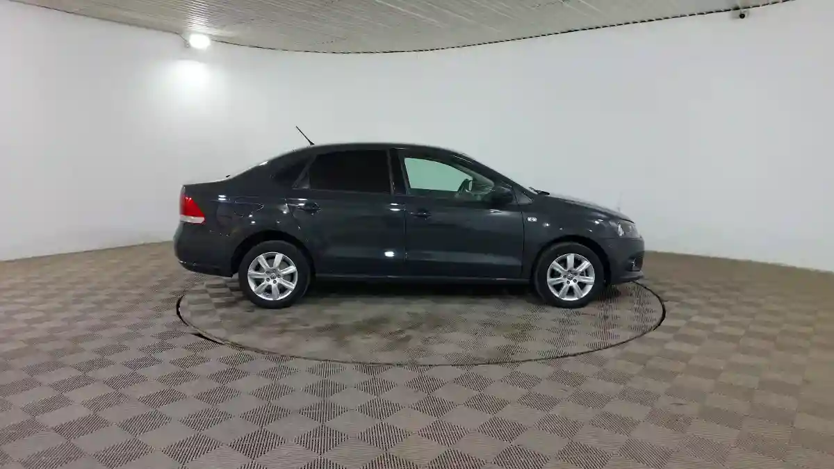 Volkswagen Polo 2015 года за 4 990 000 тг. в Шымкент