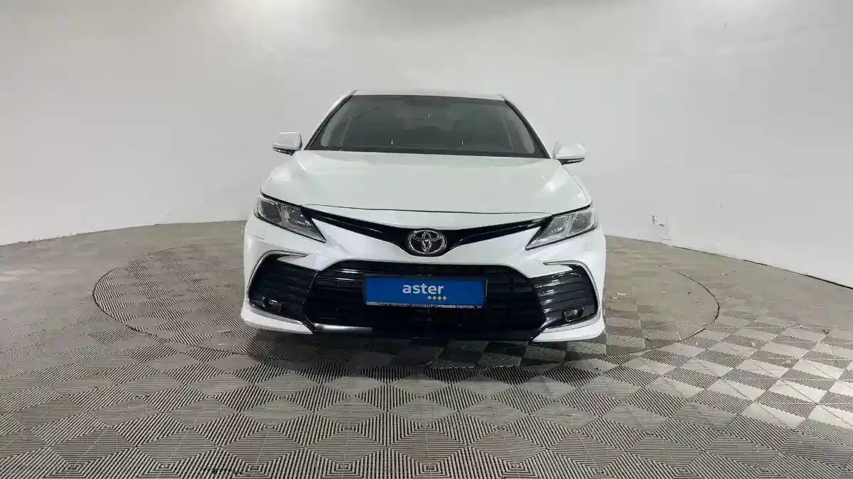 Toyota Camry 2021 года за 15 600 000 тг. в Павлодар