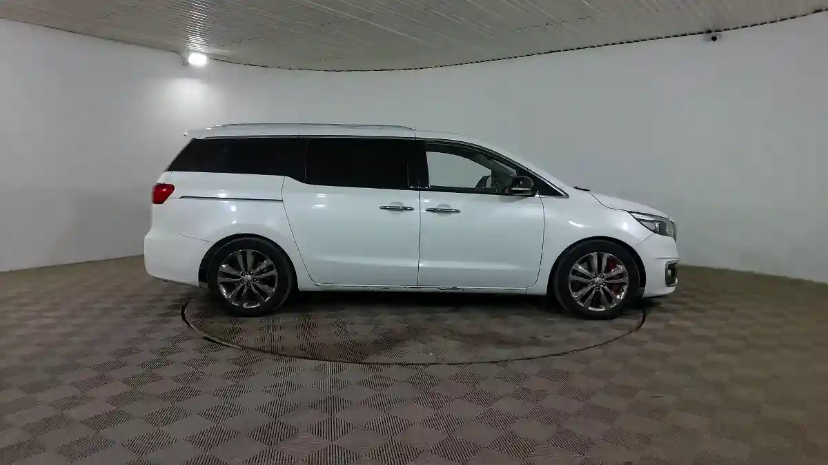Kia Carnival 2017 года за 10 500 000 тг. в Шымкент