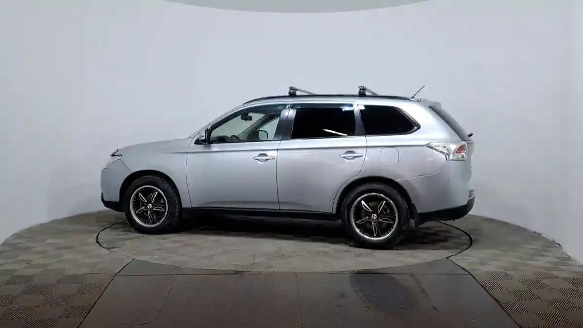 Mitsubishi Outlander 2012 года за 5 990 000 тг. в Астана