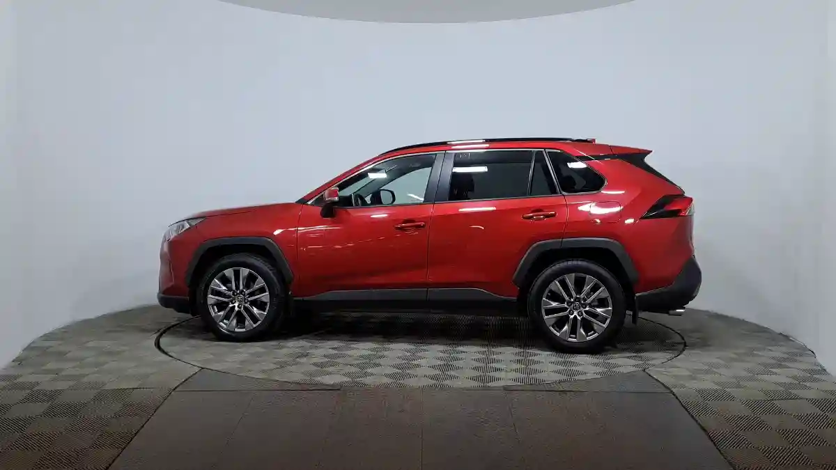 Toyota RAV4 2021 года за 14 890 000 тг. в Астана