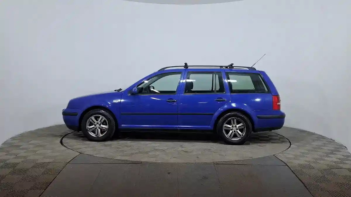 Volkswagen Golf 2003 года за 2 190 000 тг. в Астана