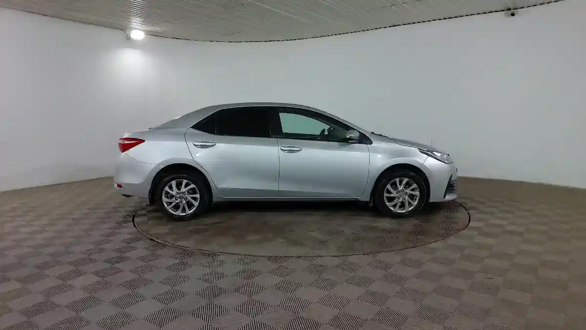 Toyota Corolla 2017 года за 7 590 000 тг. в Шымкент