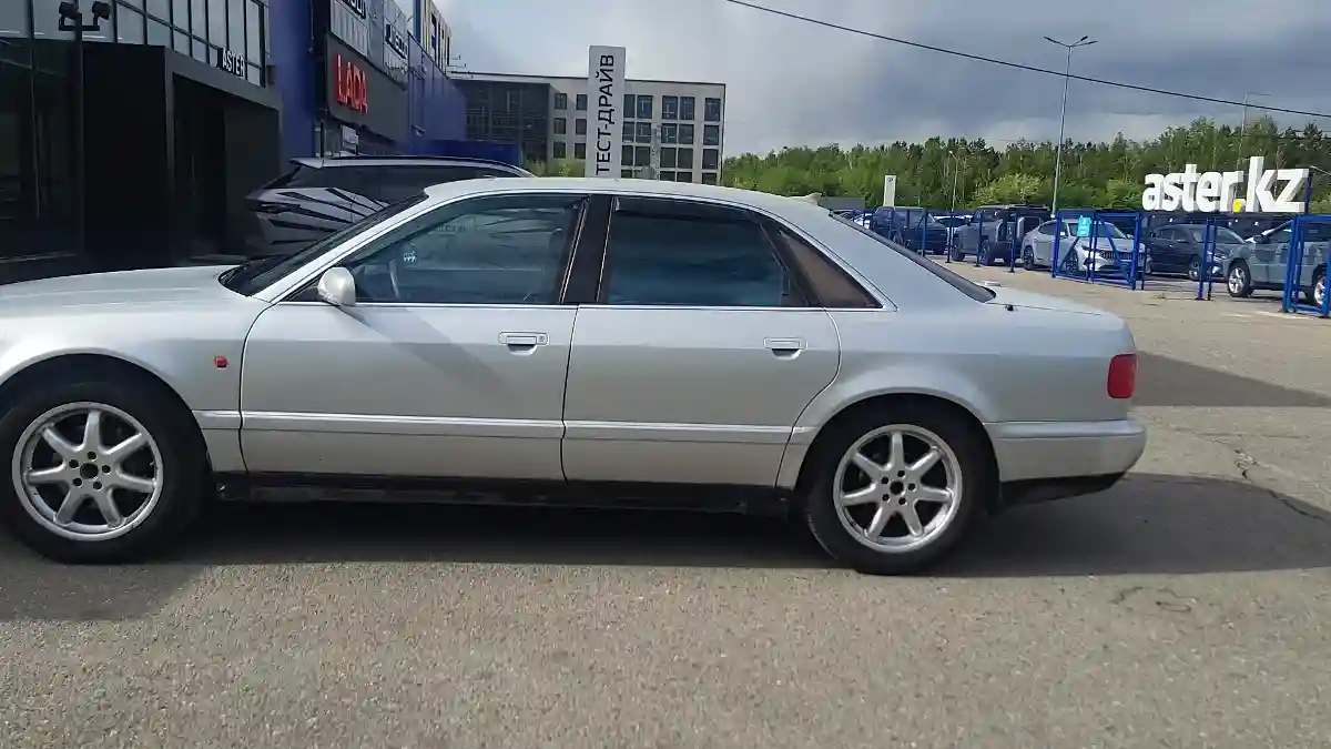 Audi A8 1997 года за 1 830 000 тг. в Усть-Каменогорск
