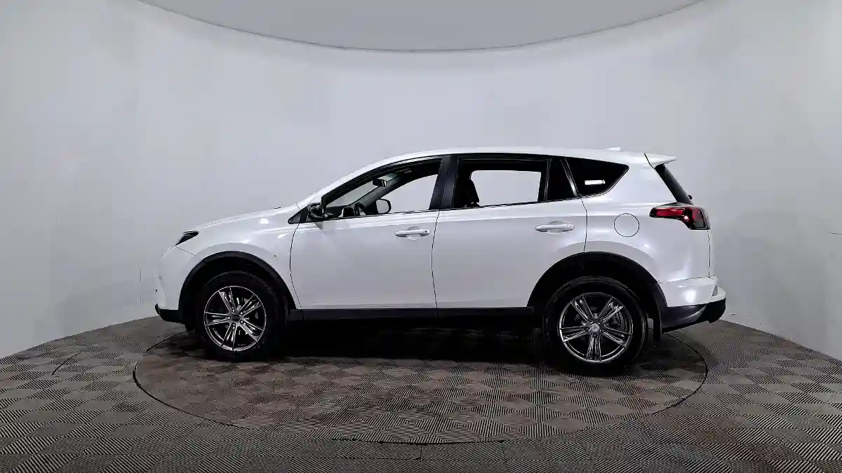 Toyota RAV4 2016 года за 8 990 000 тг. в Астана