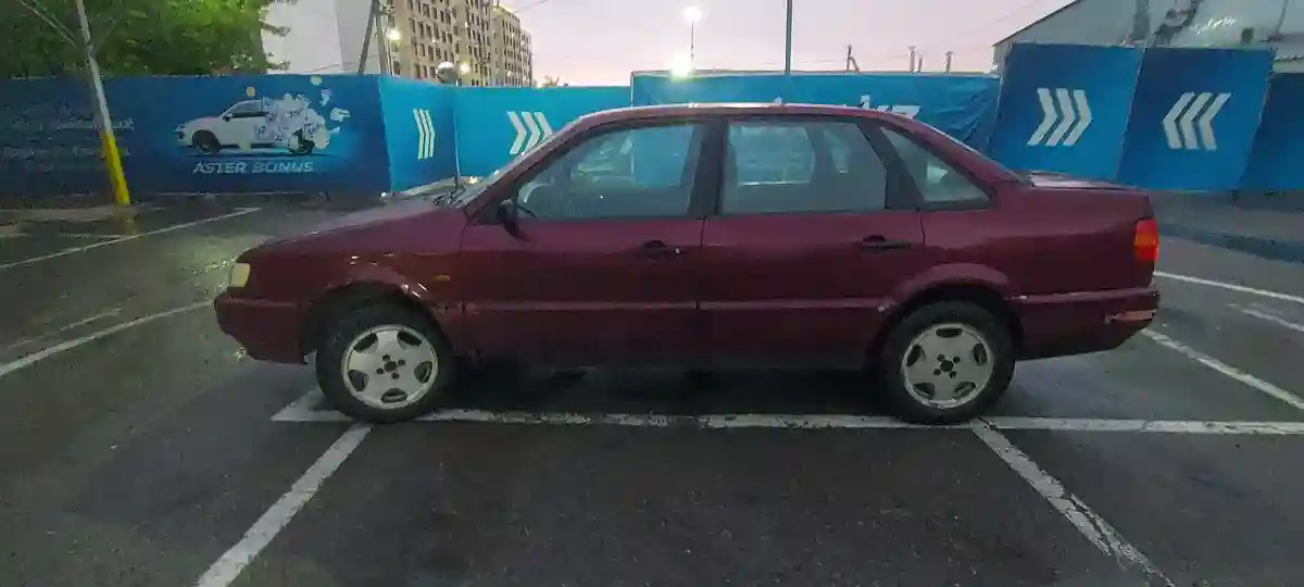 Volkswagen Passat 1994 года за 890 000 тг. в Алматы