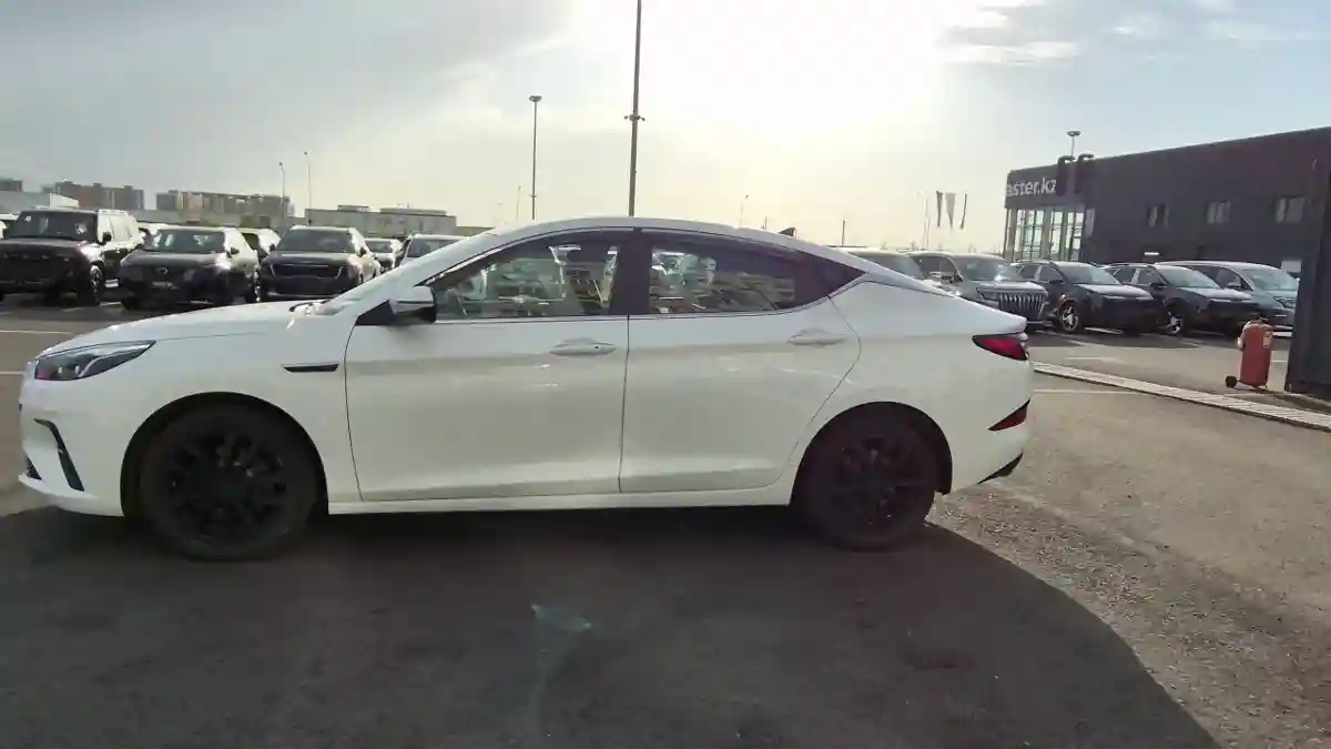 JAC J7 2023 года за 5 750 000 тг. в Алматы