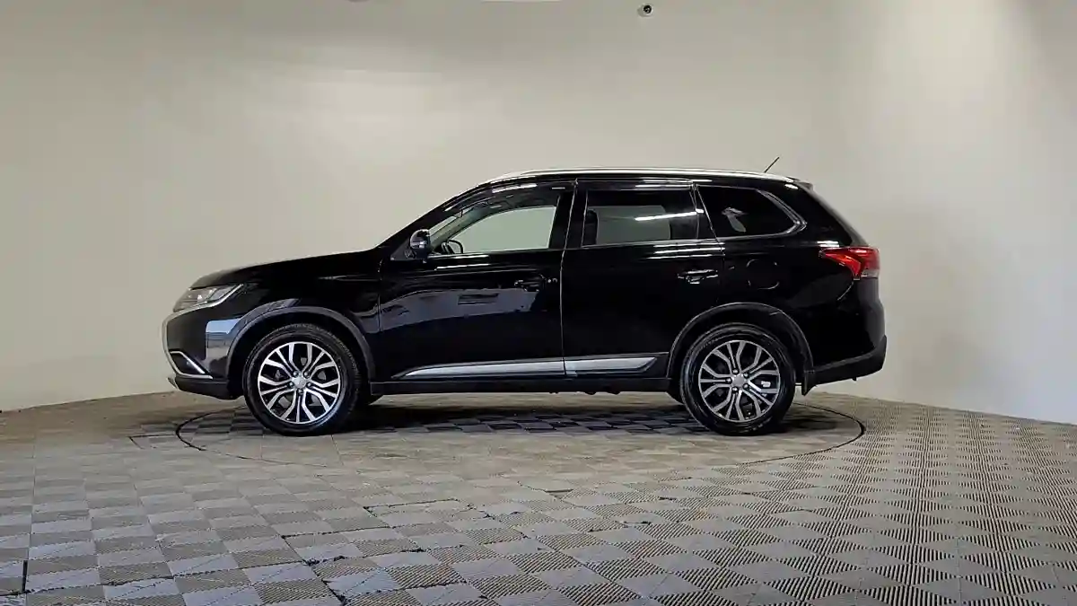 Mitsubishi Outlander 2016 года за 8 490 000 тг. в Алматы