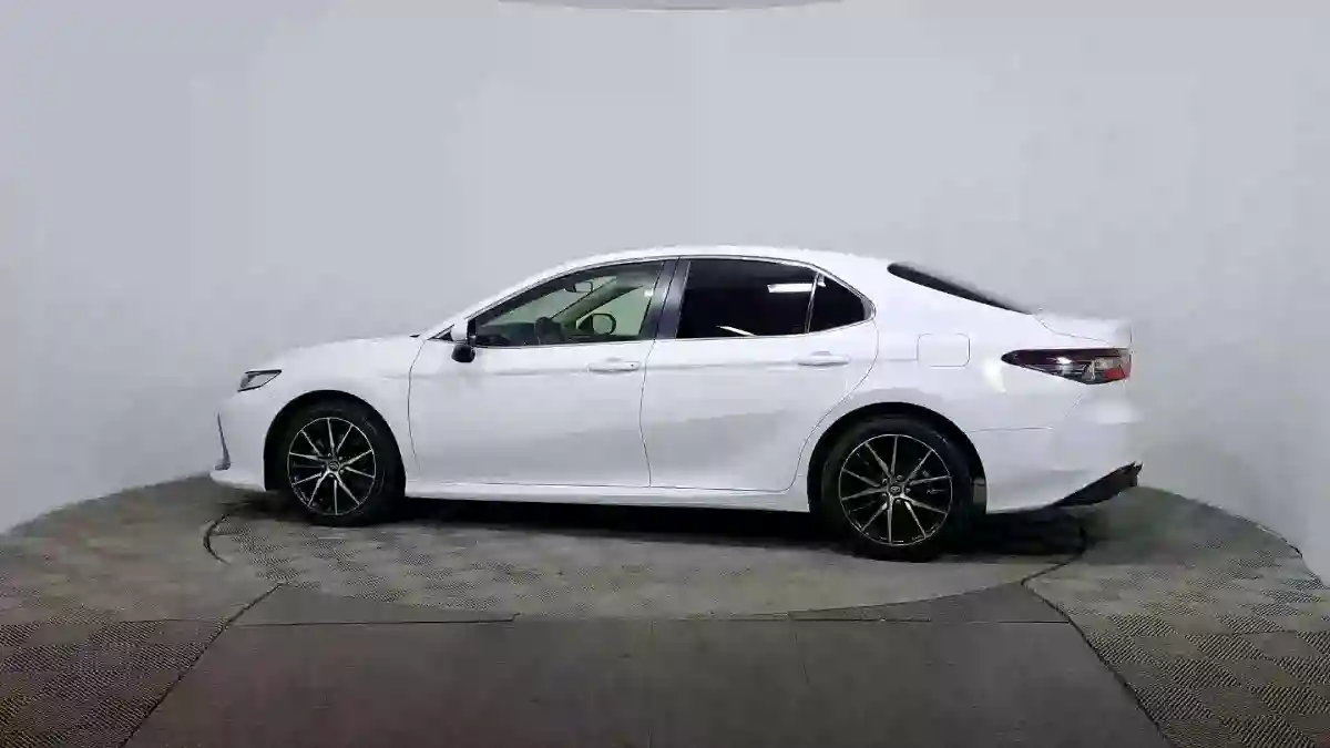 Toyota Camry 2022 года за 12 190 000 тг. в Астана