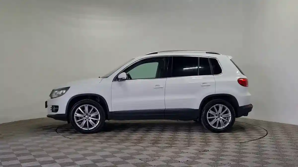 Volkswagen Tiguan 2015 года за 6 990 000 тг. в Алматы
