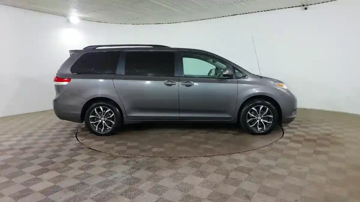 Toyota Sienna 2014 года за 13 300 000 тг. в Шымкент