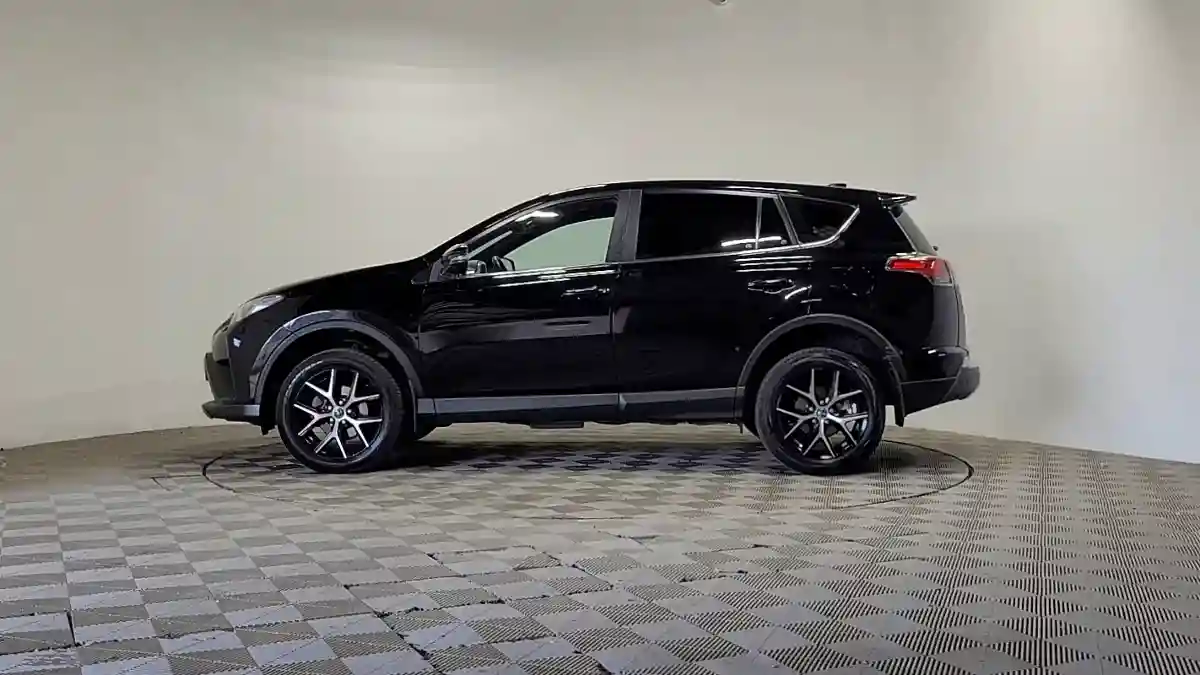 Toyota RAV4 2018 года за 12 050 000 тг. в Алматы