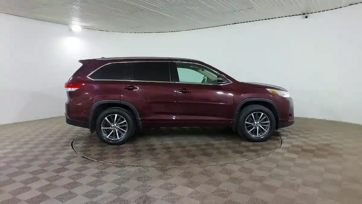 Toyota Highlander 2018 года за 14 000 000 тг. в Шымкент