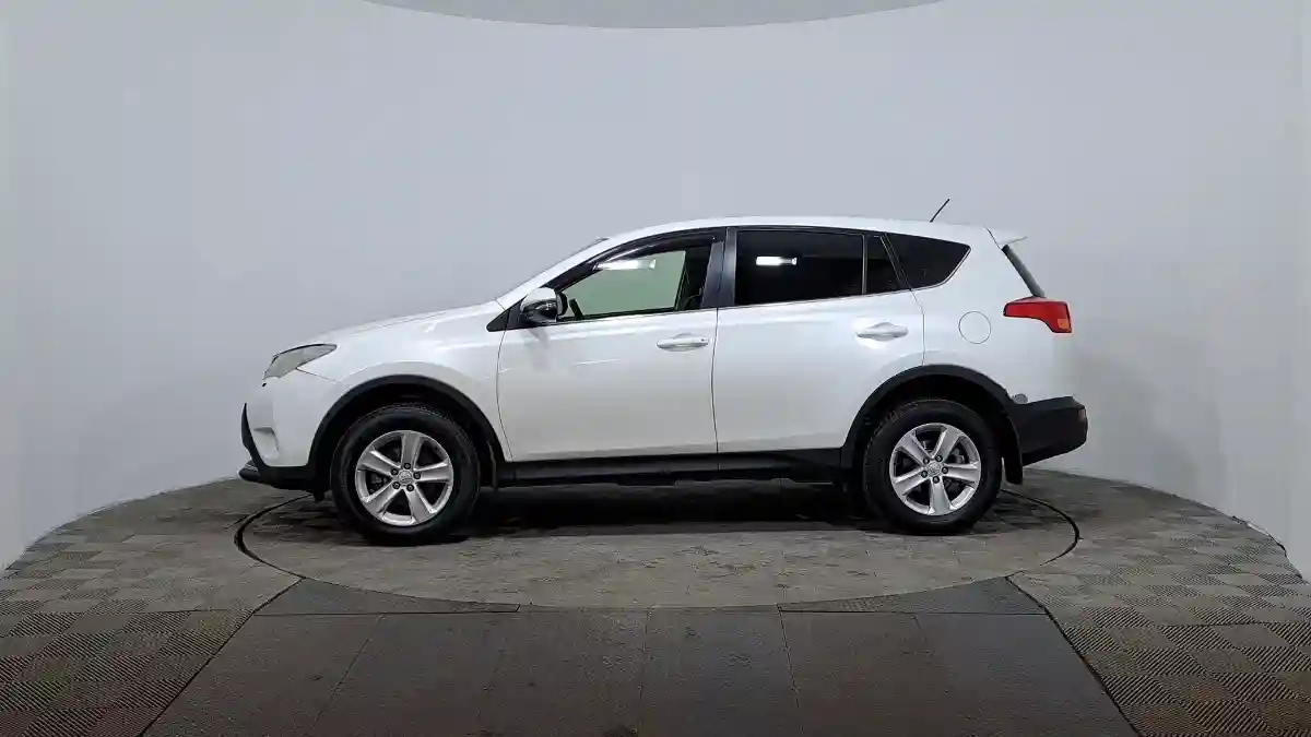 Toyota RAV4 2014 года за 7 850 000 тг. в Астана