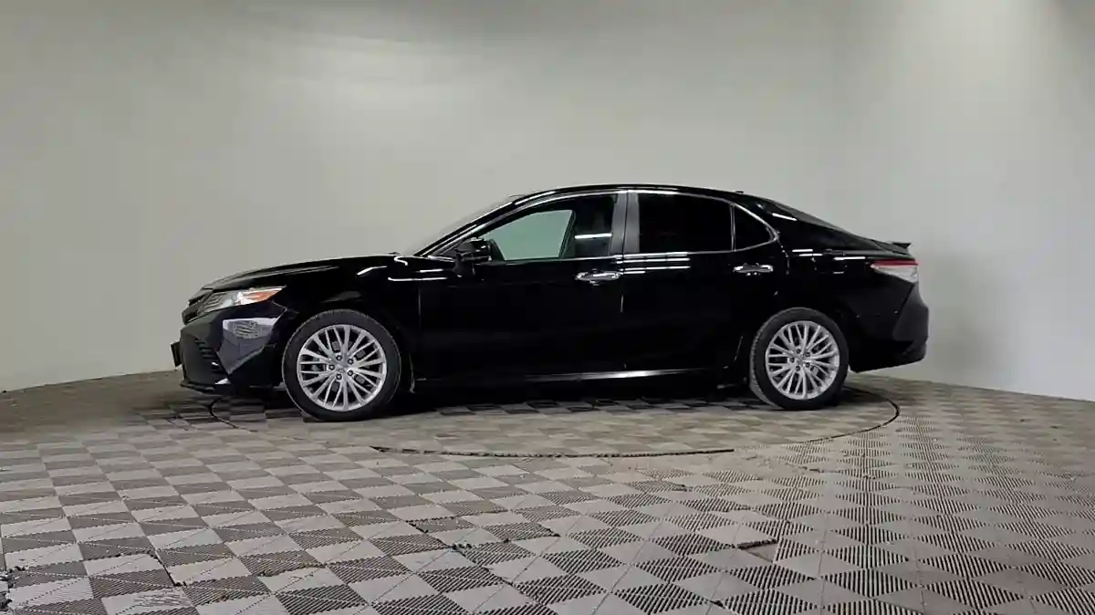 Toyota Camry 2020 года за 9 990 000 тг. в Алматы
