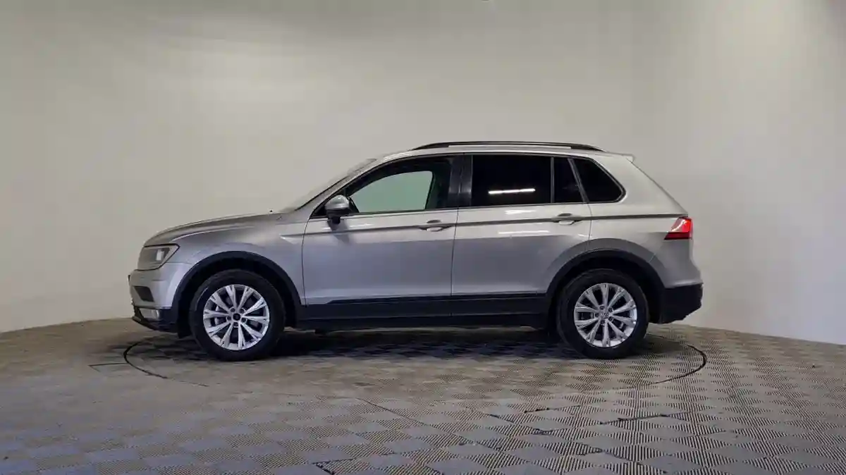 Volkswagen Tiguan 2018 года за 7 990 000 тг. в Алматы