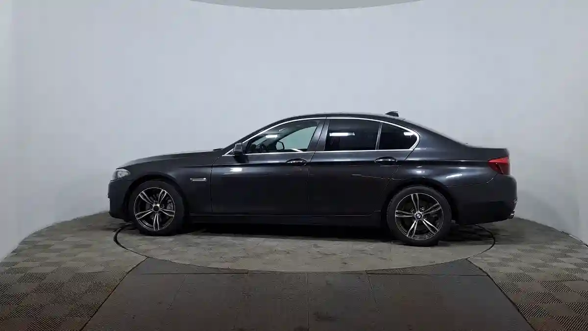 BMW 5 серии 2014 года за 10 600 000 тг. в Астана