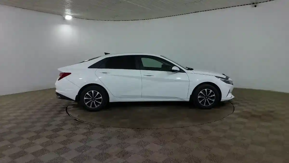 Hyundai Elantra 2023 года за 8 640 000 тг. в Шымкент