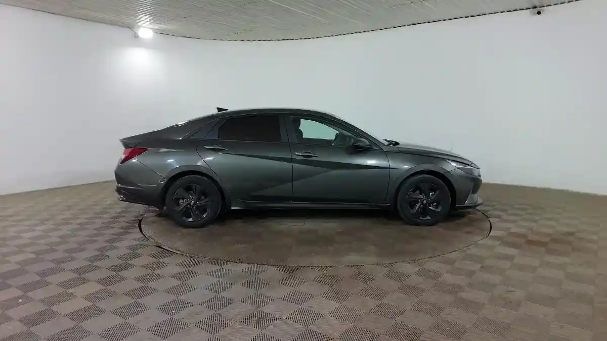 Hyundai Elantra 2023 года за 8 890 000 тг. в Шымкент