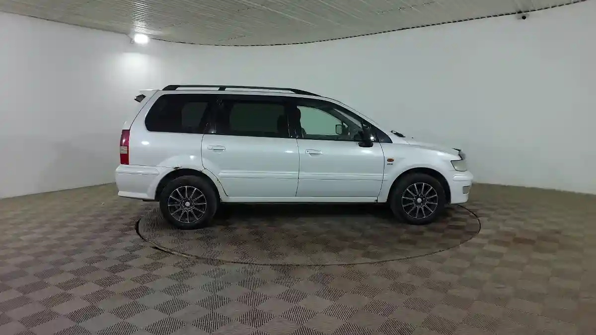 Mitsubishi Chariot 1998 года за 1 490 000 тг. в Шымкент