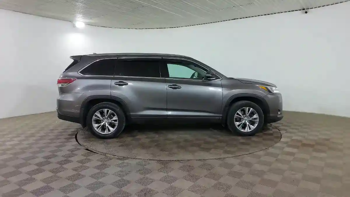 Toyota Highlander 2015 года за 13 690 000 тг. в Шымкент