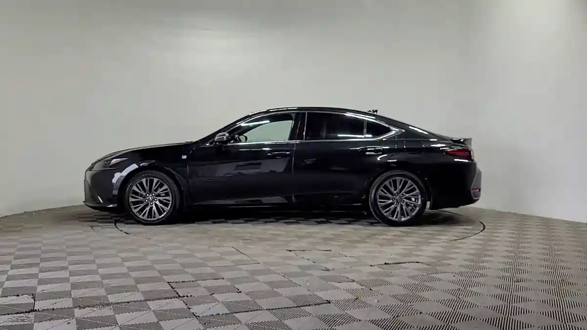 Lexus ES 2019 года за 17 900 000 тг. в Алматы