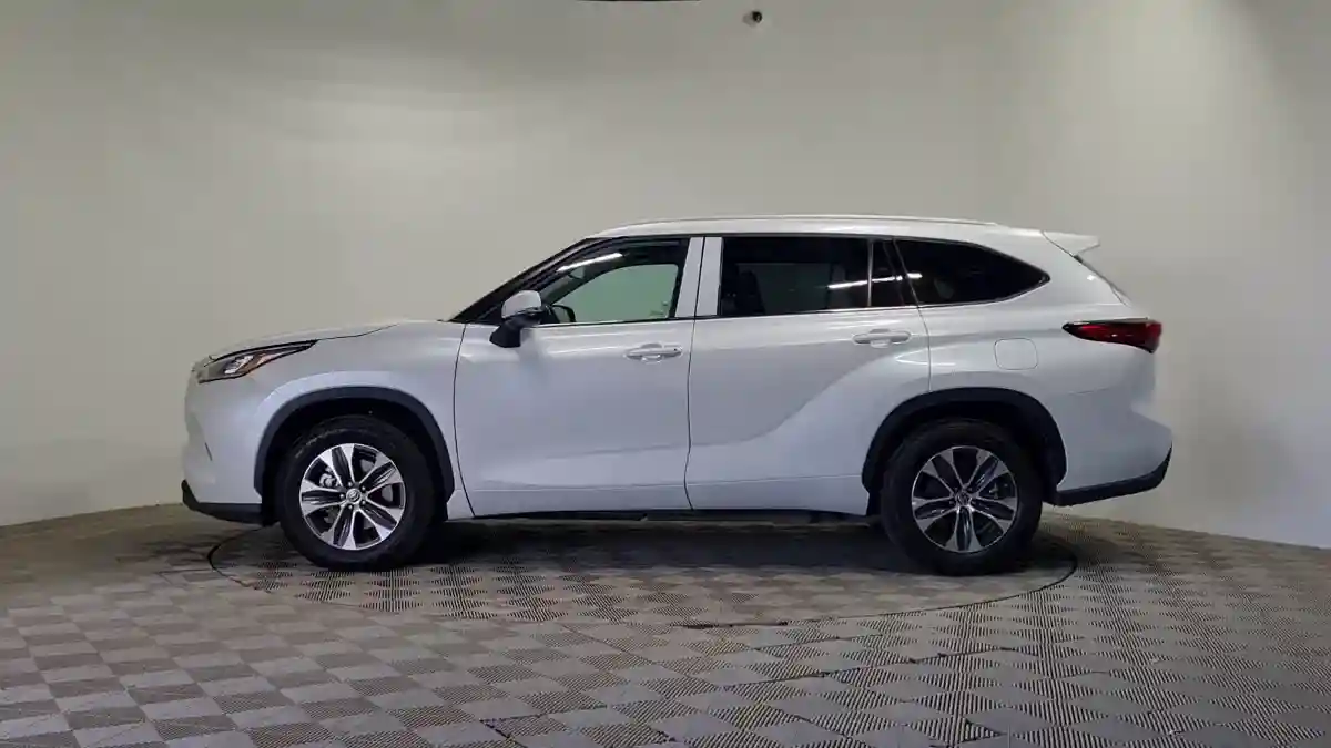 Toyota Highlander 2022 года за 27 400 000 тг. в Алматы
