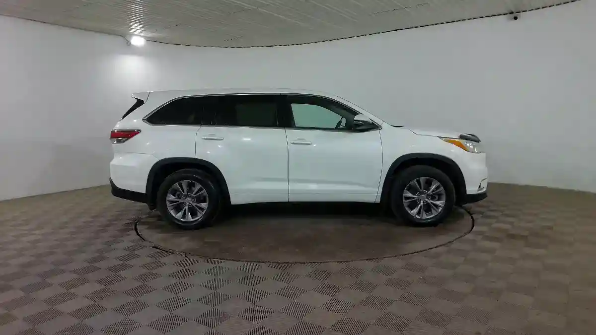 Toyota Highlander 2014 года за 12 990 000 тг. в Шымкент