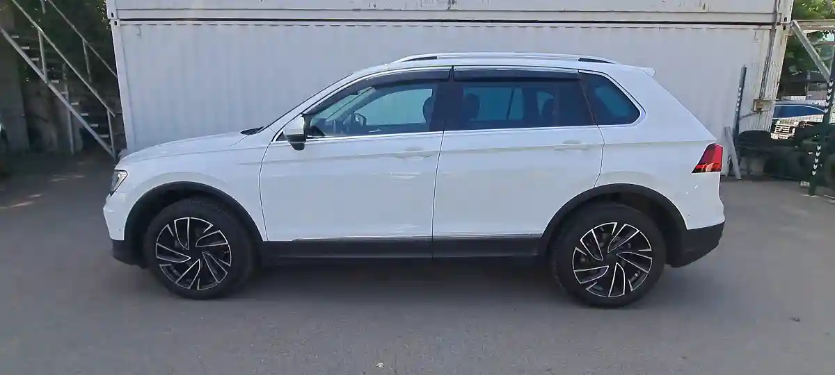 Volkswagen Tiguan 2018 года за 9 500 000 тг. в Алматы