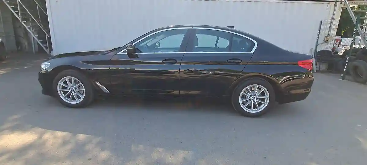 BMW 5 серии 2019 года за 14 990 000 тг. в Алматы