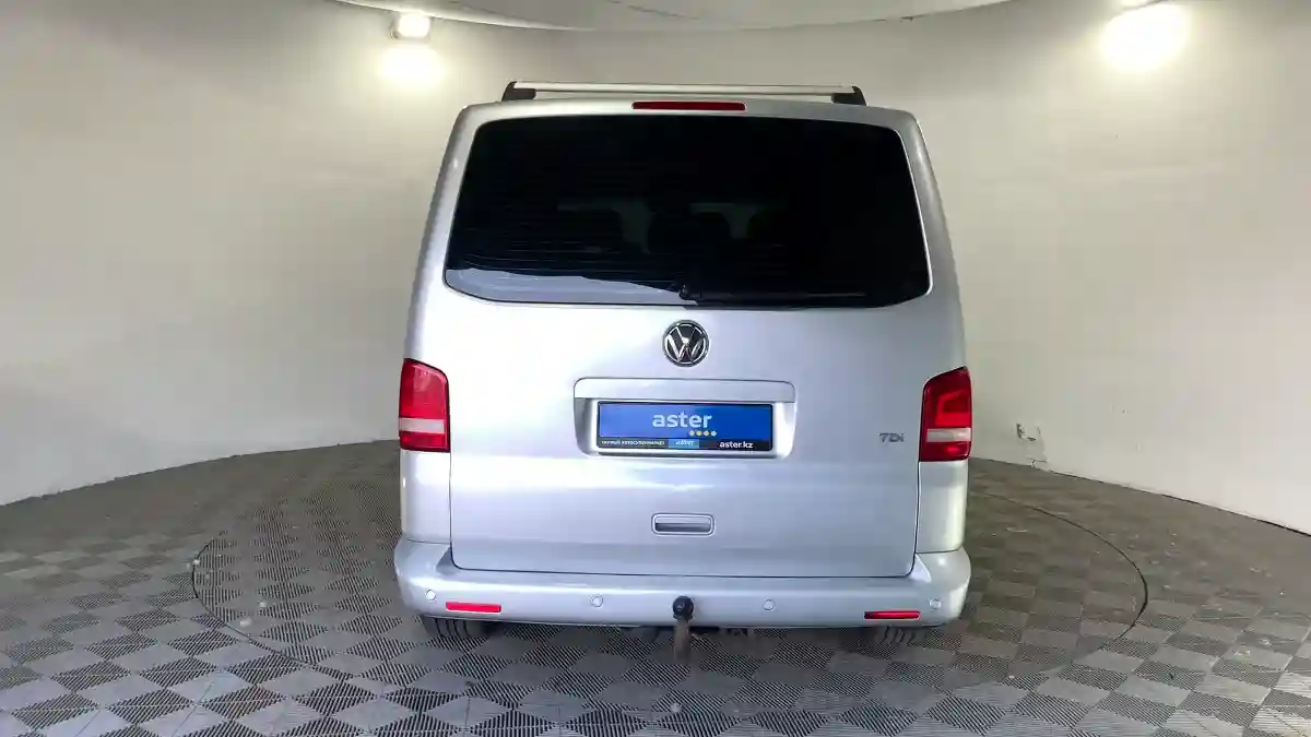 Volkswagen Caravelle 2009 года за 8 900 000 тг. в Павлодар
