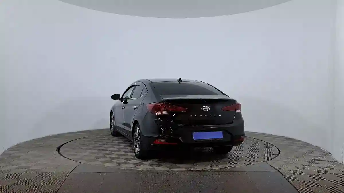 Hyundai Elantra 2019 года за 6 790 000 тг. в Астана