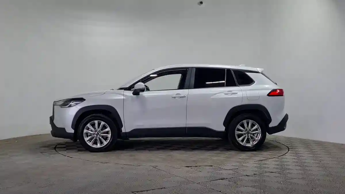 Toyota Corolla Cross 2024 года за 10 490 000 тг. в Алматы